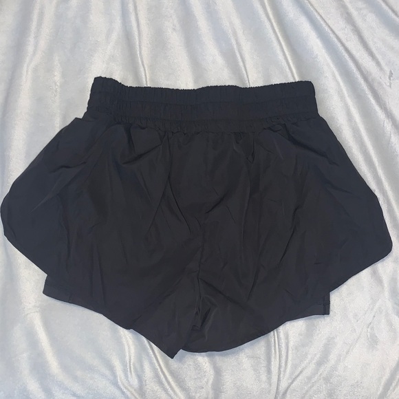 Offline by aerie Women's Black running Shorts bike shorts under with pocket med - Picture 4 of 4